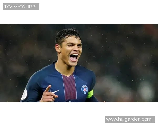 足球明星与游泳冠军的荣耀之路：跨界运动员的奋斗与成就分享