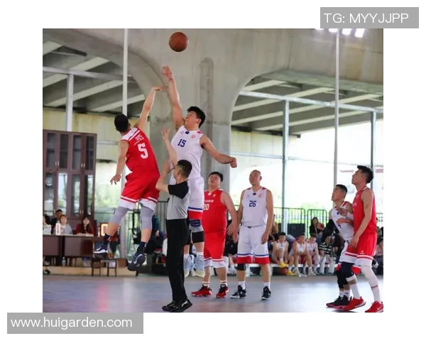 全球篮球巨星齐聚一堂展现篮球魅力与激情的精彩瞬间